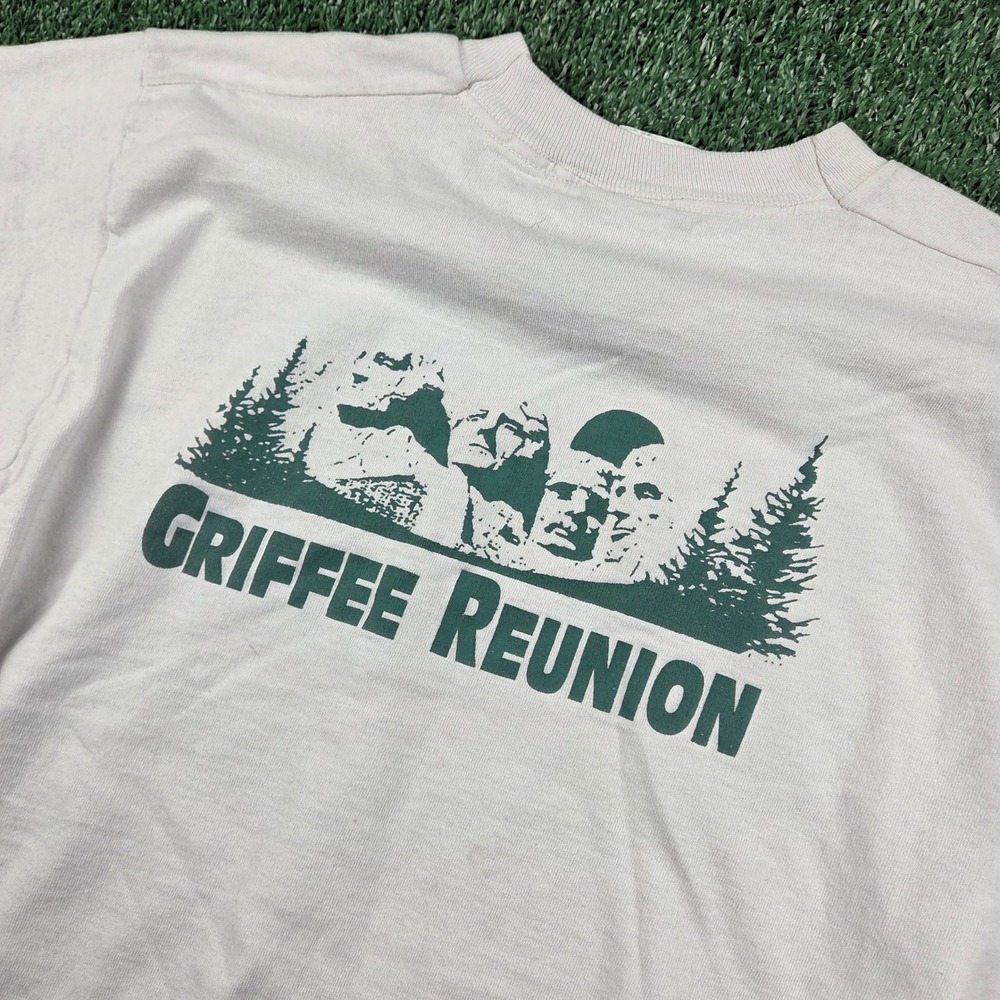 Vintage 1998 Griffee Reunion T-Shirt Fruit of the Loom White Mount Rushmore M